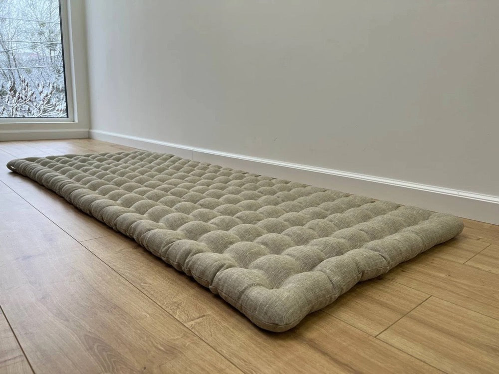 Natural linen floor topper filled organic buckwheat hulls filling yoga mat multi chamber futon in Linen fabric